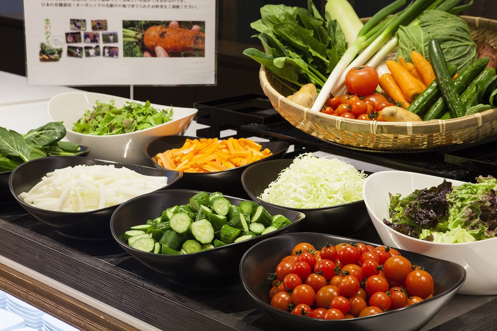 �L�x�ȃT���_�R�[�i�[��