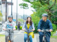 広島市内に今なお歴史を伝える被爆遺構も巡ります。