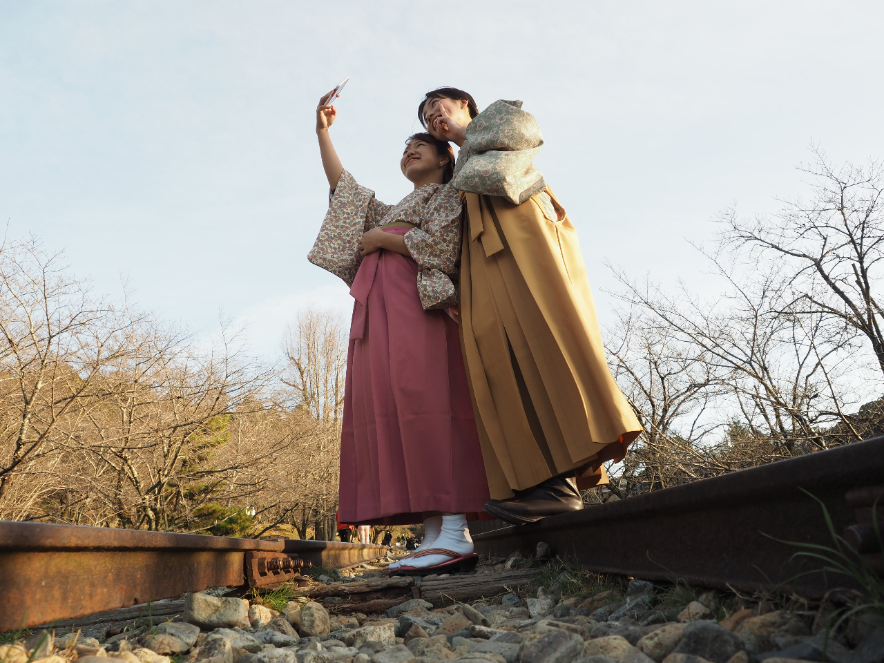 レトロな袴レンタルで京都の街歩き、人気の映えスポット水路閣やインクラインへもアクセス抜群です!!