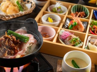 9つの季節の小鉢とだんご汁、天ぷら盛り合わせ