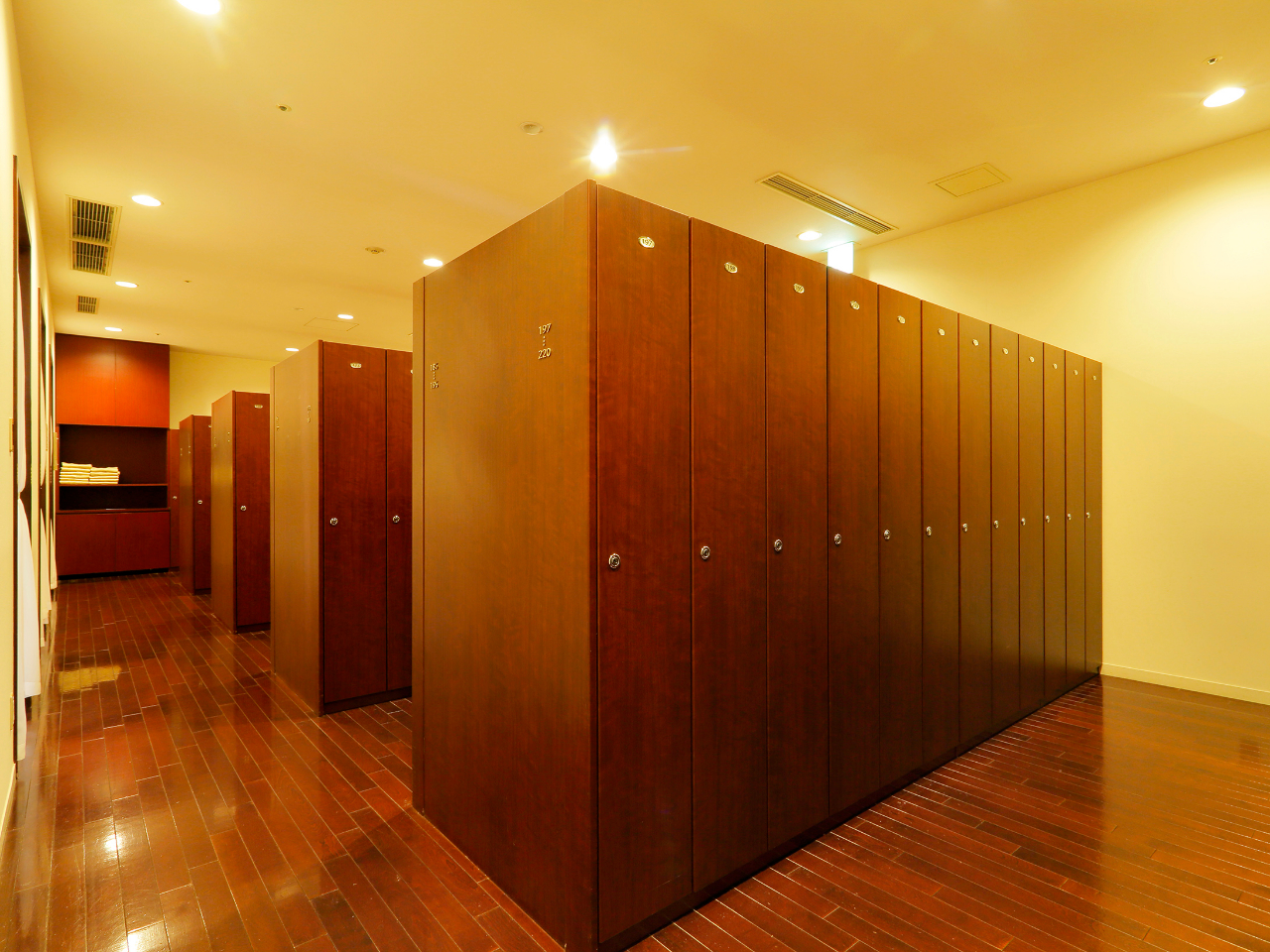 女性スパ ロッカールーム