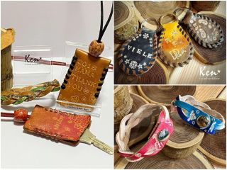 キーケースやキーホルダーは裏表両面に刻印・色染ができます。