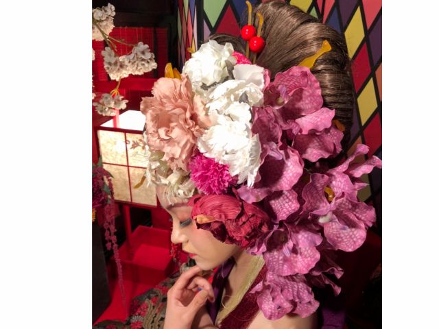 オプションのヘアフラワー
