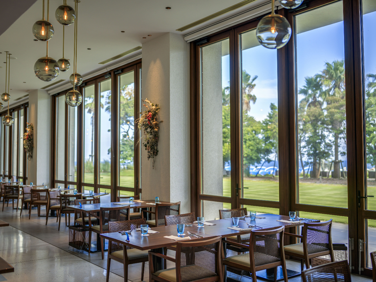 解放感あふれる店内