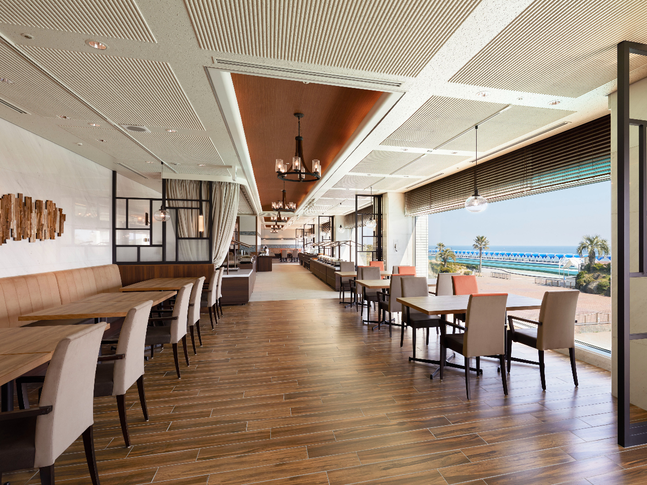 �������� ��@�ڑO�ɂ͑�郍���O�r�[�`�����߂��C�B�؂̉������������X���ŁA���R�̌b�݂����������������������y���݂�������