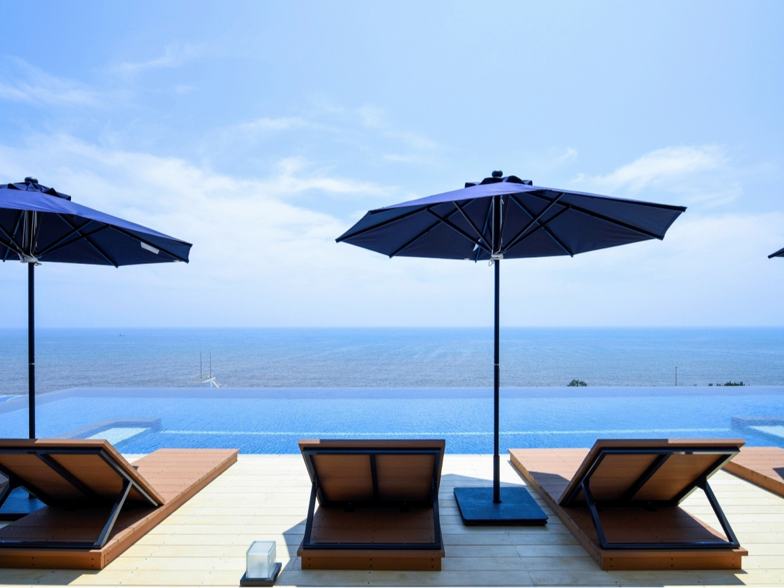 �������ɗn�����ނ悤�Ƀf�U�C�����ꂽ�C���t�B�j�e�B�v�[���B