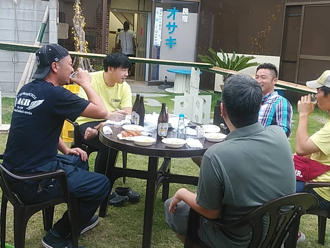 お友達と一緒にバーベキューをおおいに楽しんでください。