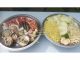 海の幸やお肉だけでなく、やきそばや季節の野菜、おにぎりがお1人様に1こ、つきます。写真はイメージです。