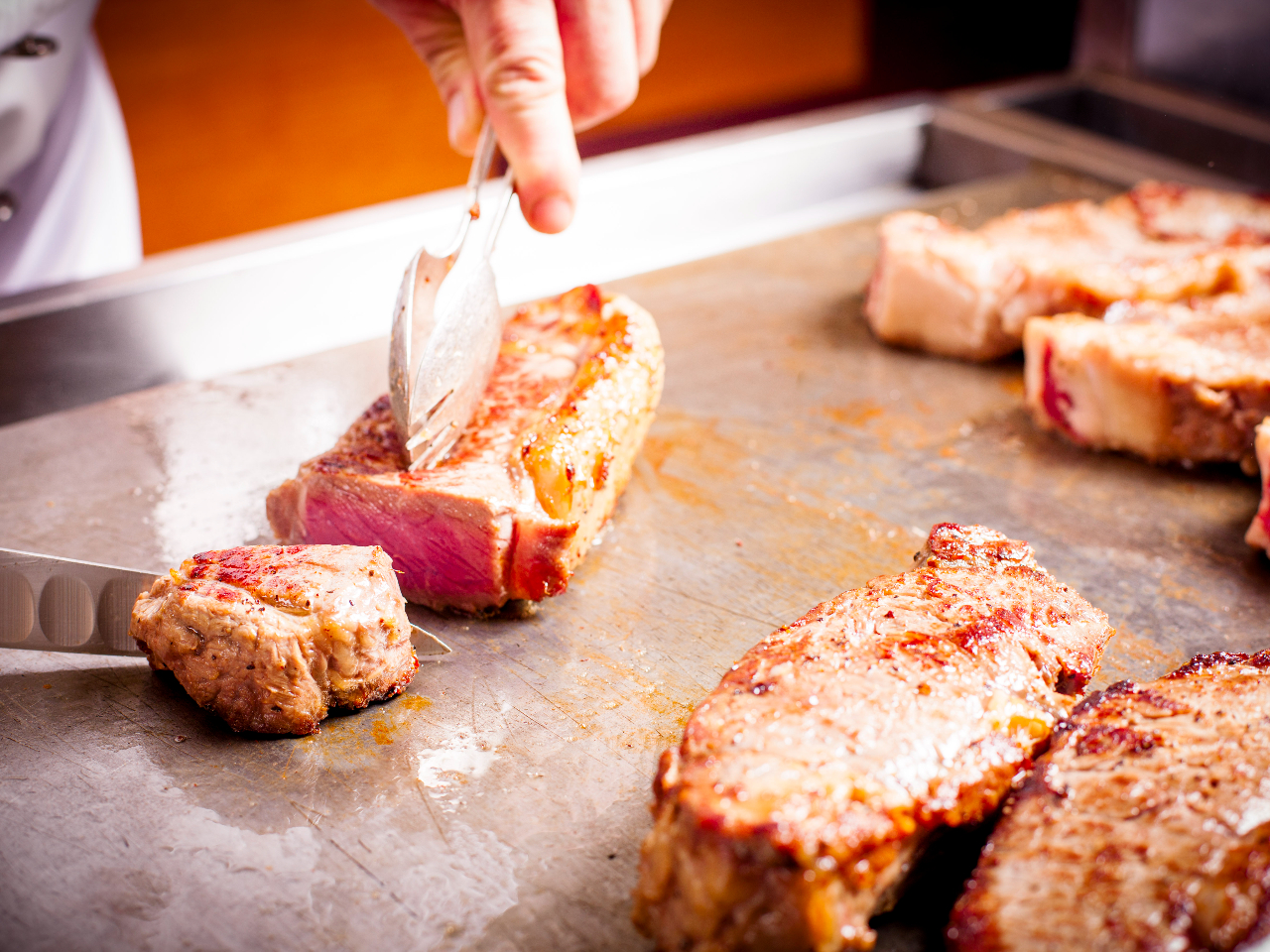 �ڂ̑O�ŏĂ��S�Ă��͔M�X�W���[�V�[��