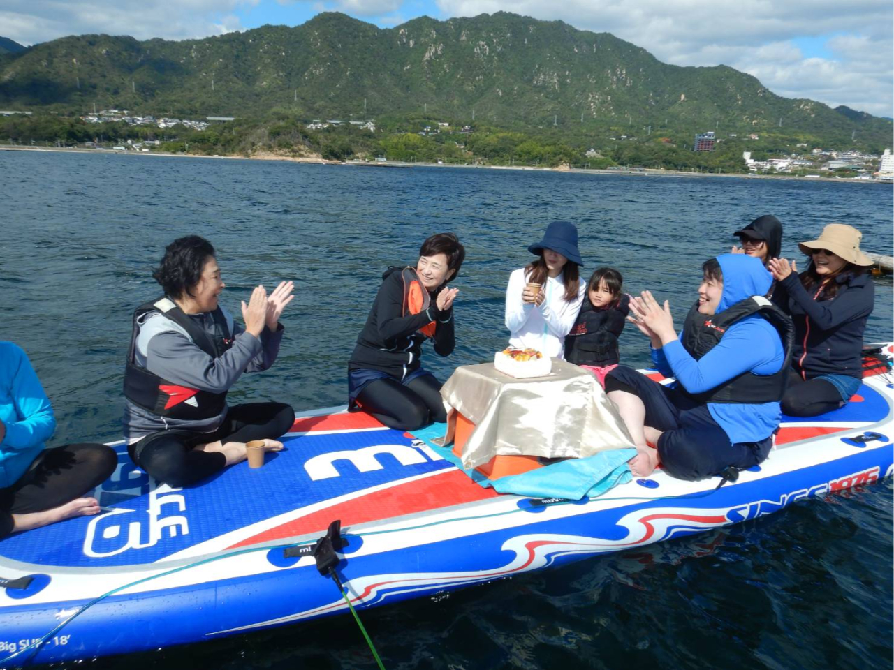 海上でサンライズバースディパーティ
