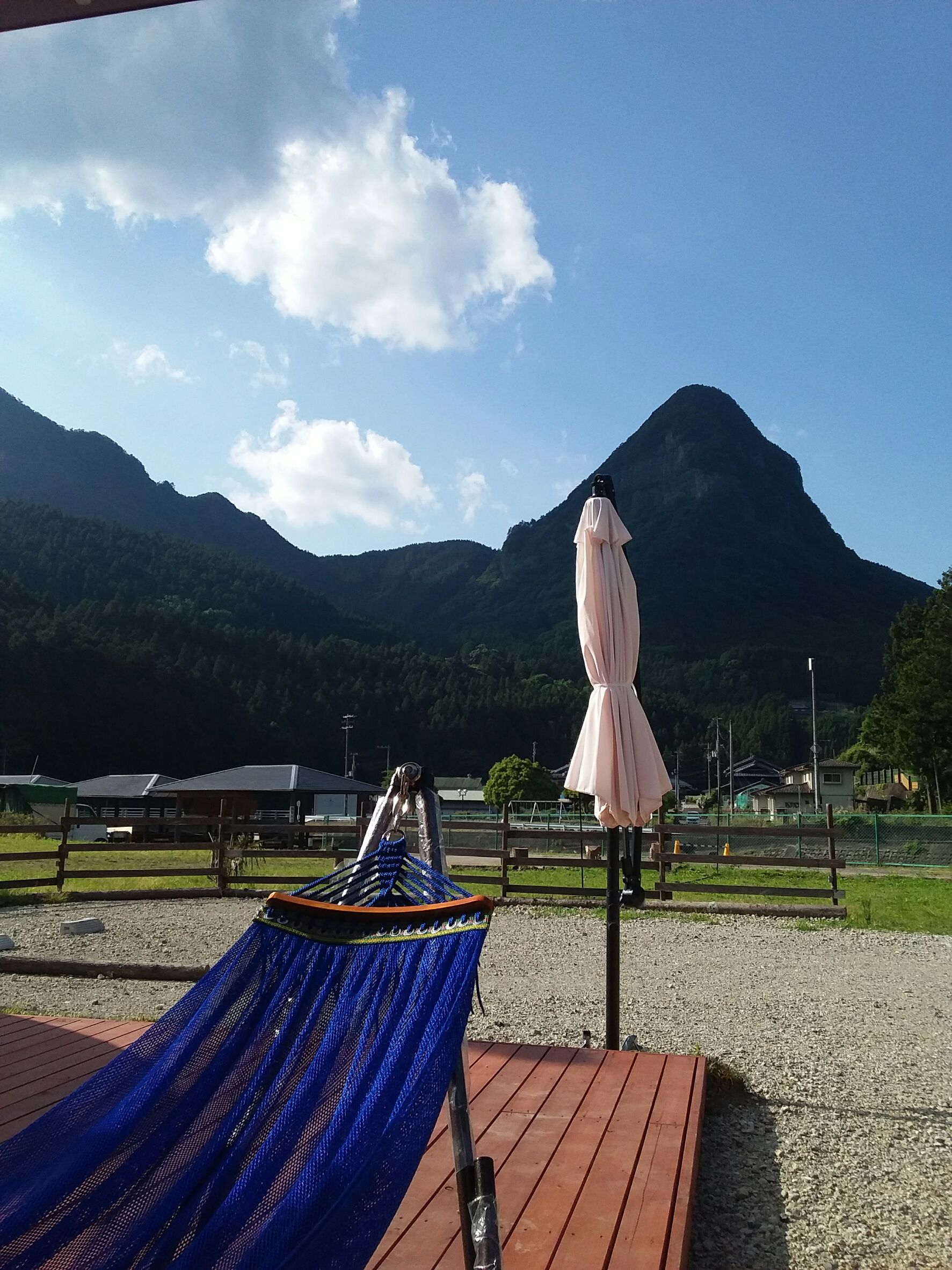 ゆっくりハンモックに揺られてのんびり過ごせます。