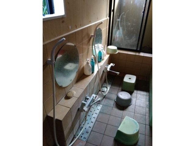 道瀬ツアーの後はシャワー。民宿の施設を利用できるのでトイレ、シャワー完備♪