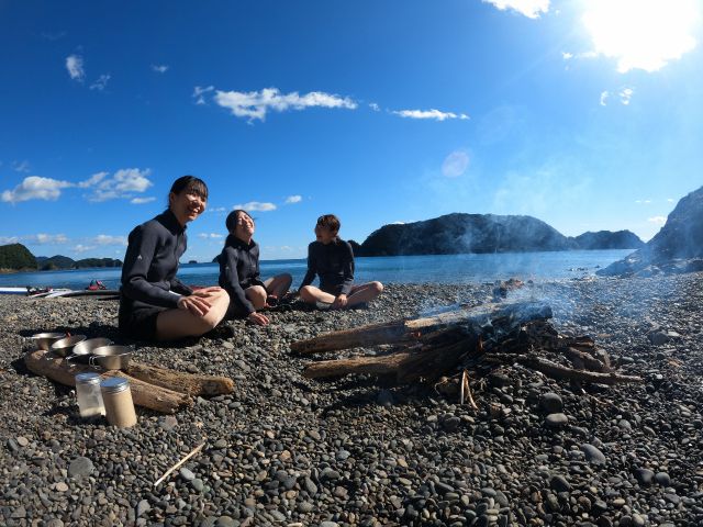 プライベートビーチに到着!貸し切りのビーチで休憩中♪