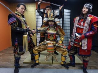 JR山手線「渋谷駅」から車で約5分。扉を開けたとたん戦国時代にタイムスリップ!