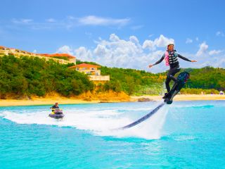 海の上のスノーボード♪横乗り系に是非!新感覚のマリンスポーツが体験できちゃいます♪
