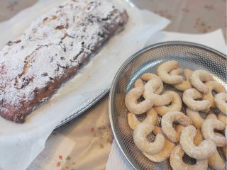 ジャンボシュトレンとバニラホーンズクッキー