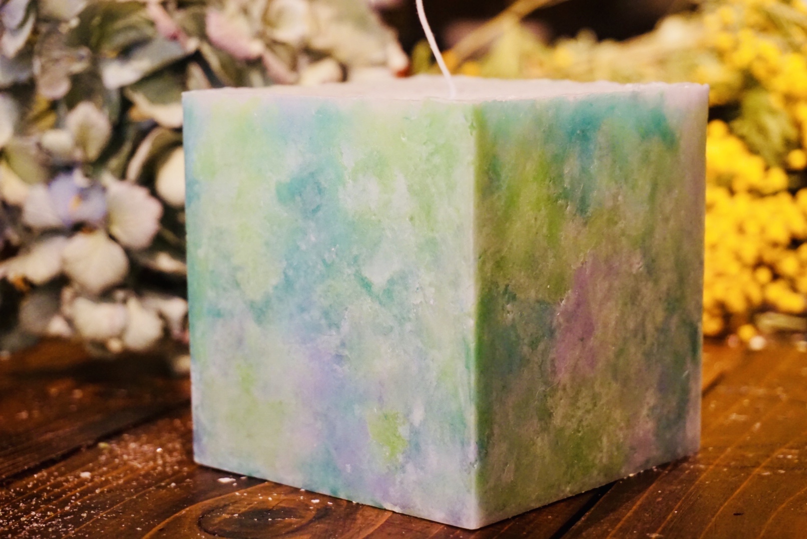 `̓XNGAƂȂĂ܂Â悤ȐF~^ł\ł