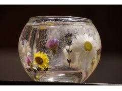 様々な色のドライフラワーの組み合わせで、自分だけのキャンドルを作成いただけます☆