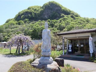 布引観音と布岩