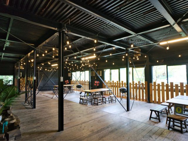 「BBQタワー」は屋根付きですので雨天でも安心です。