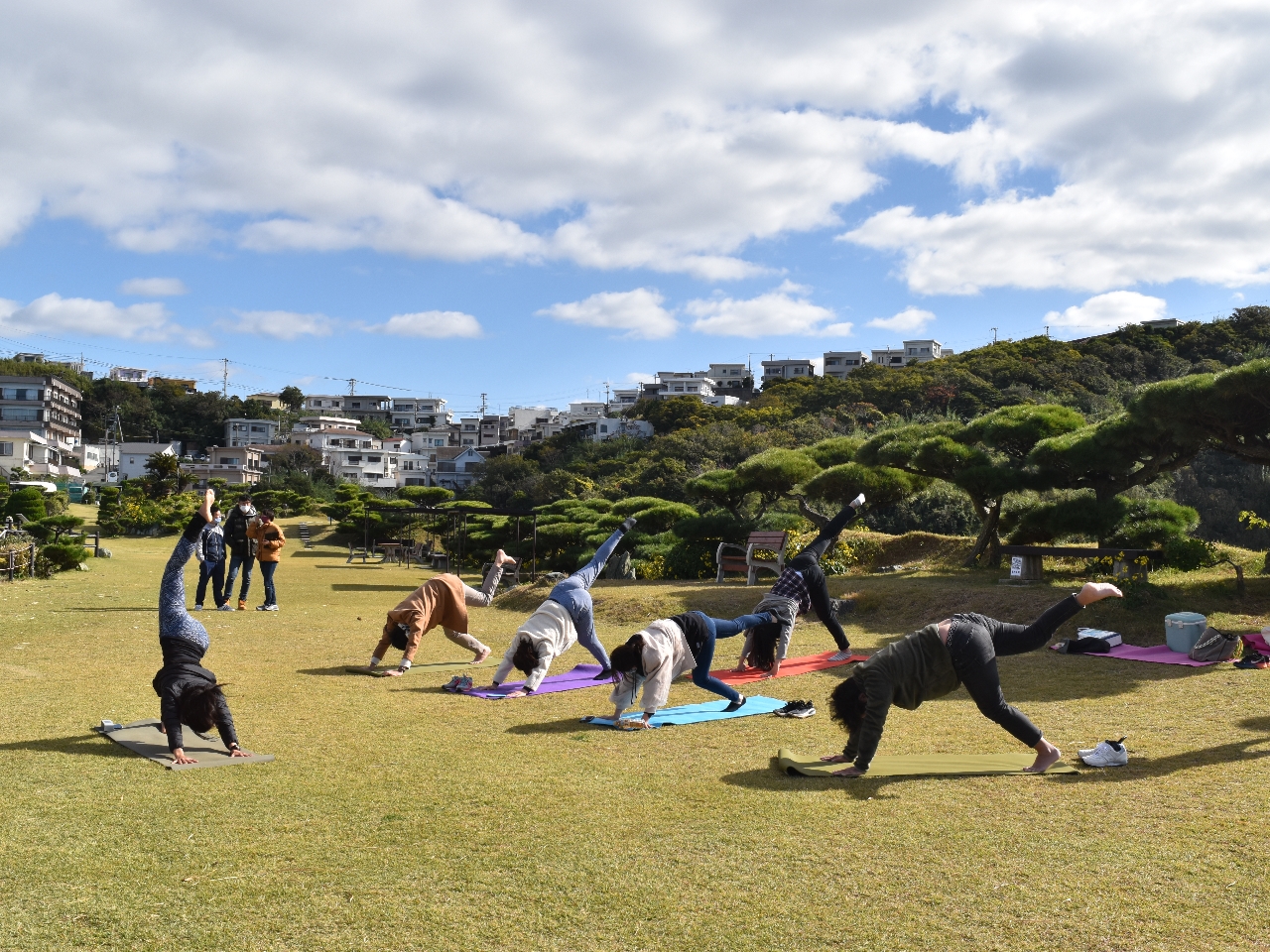 番所庭園でヨガ体験