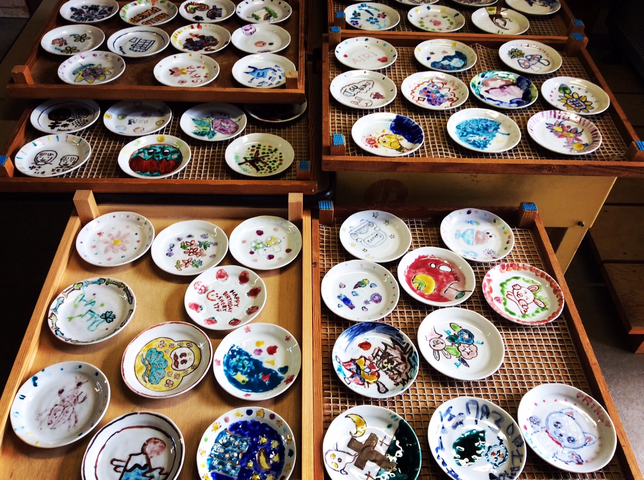 九谷焼絵付け体験プラン 10色以上の色を使ってオリジナルの食器を作ってみよう 白山九谷色絵 遊 じゃらん遊び体験