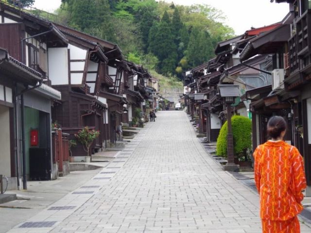 散策ガイドと行く八尾ツアー 風情ある町並みの 八尾 を着物で散策 0着以上の中から選べるあなた好みの着物で町歩き体験 越中八尾ベースoyatsu じゃらん遊び体験 散策ガイドと行く八尾ツアー 風情ある町並みの 八尾 を着物で散策 0着以上の中から選べるあなた好みの着物で町歩き体験 越中八尾ベースoyatsu じゃらん遊び体験
