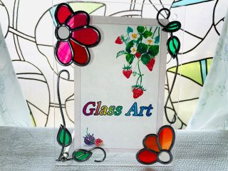 こちらは体験用の作品見本です。花のアクリルフォトフレームはLサイズのお写真が入ります。