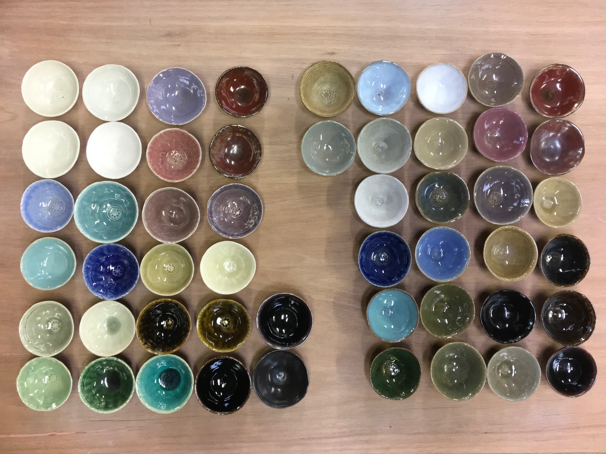 F{B2ނ̓y(yAEԓy)Ƒ֖̑gݍ킹ŁAlXȐFIׂ܂B