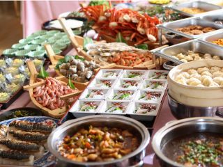 美味しい食材をふんだんに使用した、30〜40種類のメニューが食べ放題☆彡