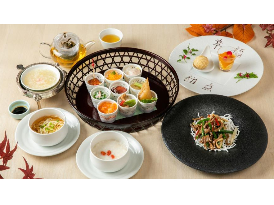 古稀殿おすすめメニューを爽やかな香りが特徴的な凍頂烏龍茶とともにお楽しみください。