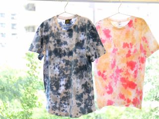 マダラ染またはぐるぐる模様のタイダイ染めの体験ができます。