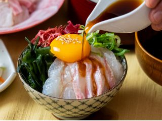 お食事の一例(季節によってメニューはかわる場合がございます。店頭でご確認ください)