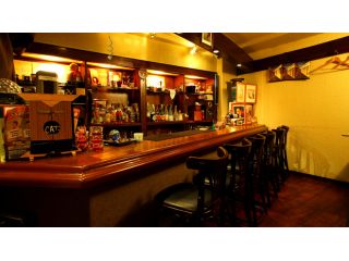 夜はマジックバーとして営業しております。