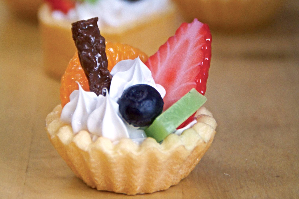 【平日プラン】お子様でも簡単♪スイーツタルト作り体験〈レトロアート館入館料込み〉...