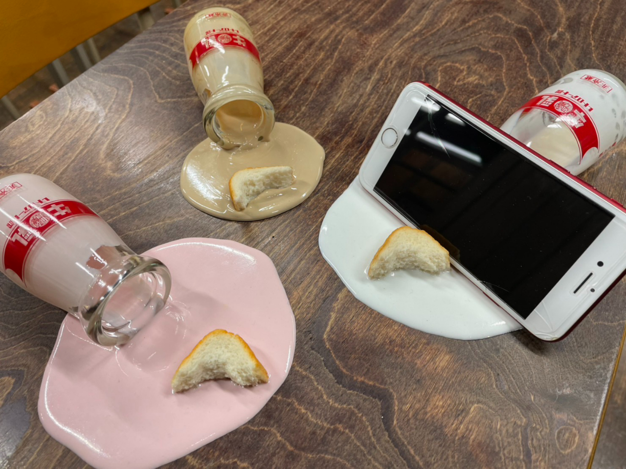 【平日プラン】新体験!こぼした牛乳瓶のスマホスタンド作り体験〈レトロアート館入館...