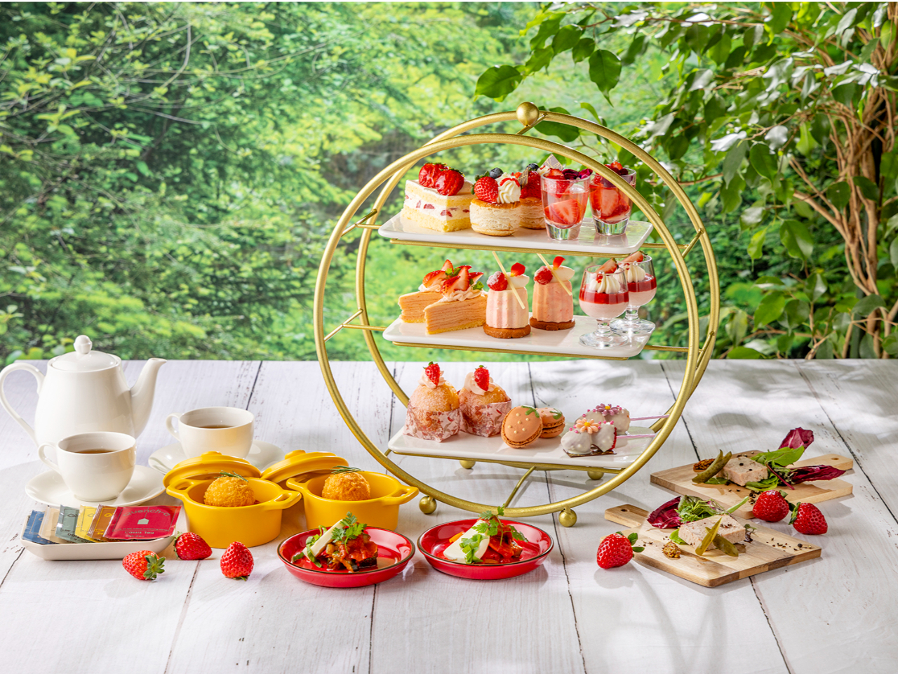 平日限定「AVANTI ガーデン・ストロベリー・アフタヌーンティー」■1/19~...