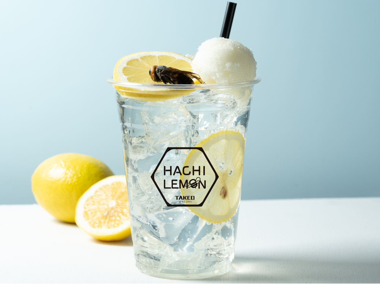 はじめての方でも挑戦しやすい蜂を使ったオリジナルドリンク(蜂レモンソーダ)