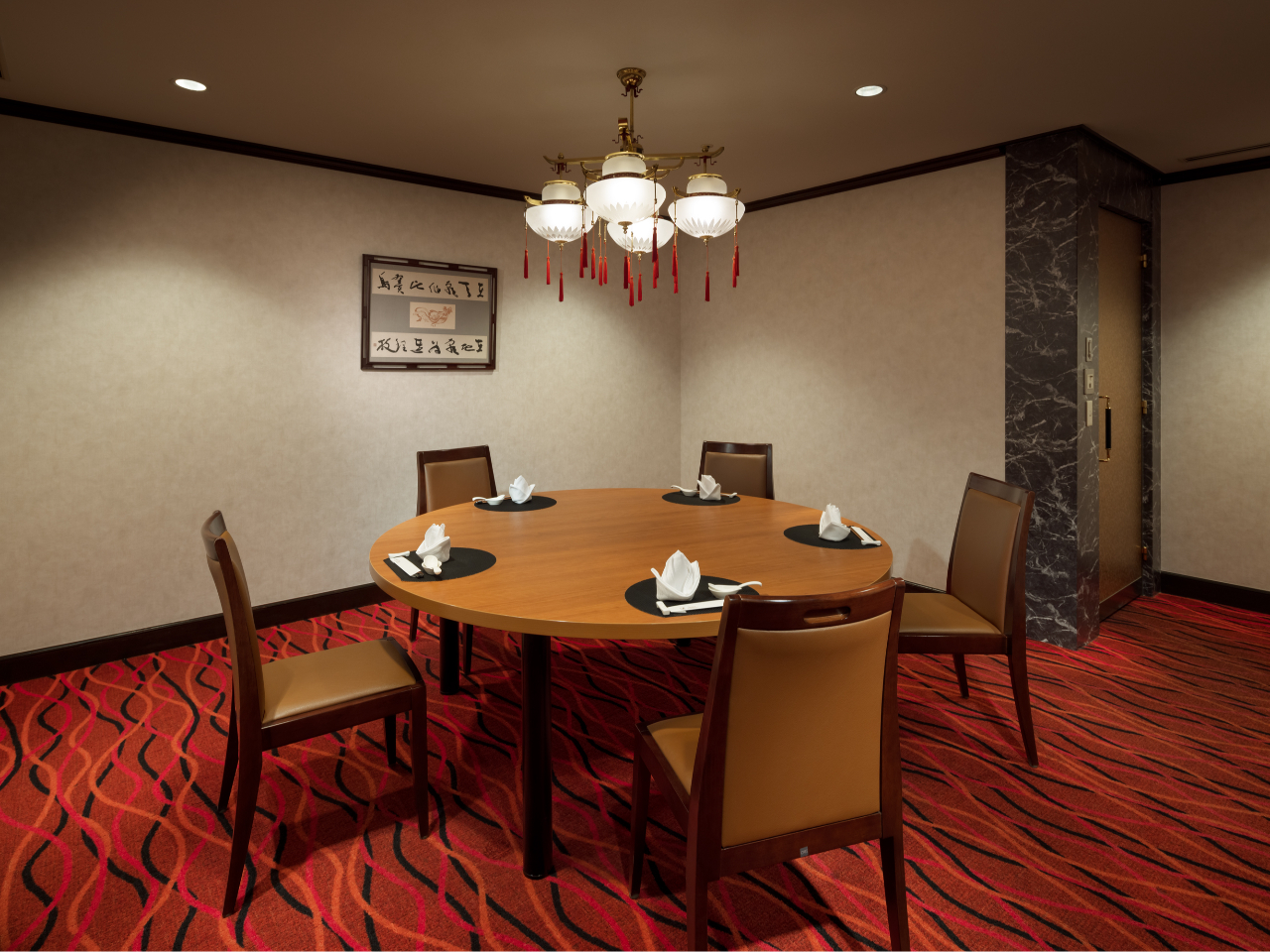 �ő�8�����܂܂ł����p��������������������܂��B�@���v�\��A�ʓr�����𒸑Ղ������܂��B