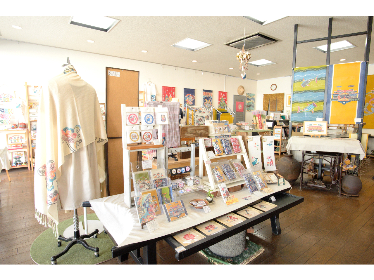 紅型染め体験 トートバッグ(大)】沖縄旅行の思い出作りに！雨でも