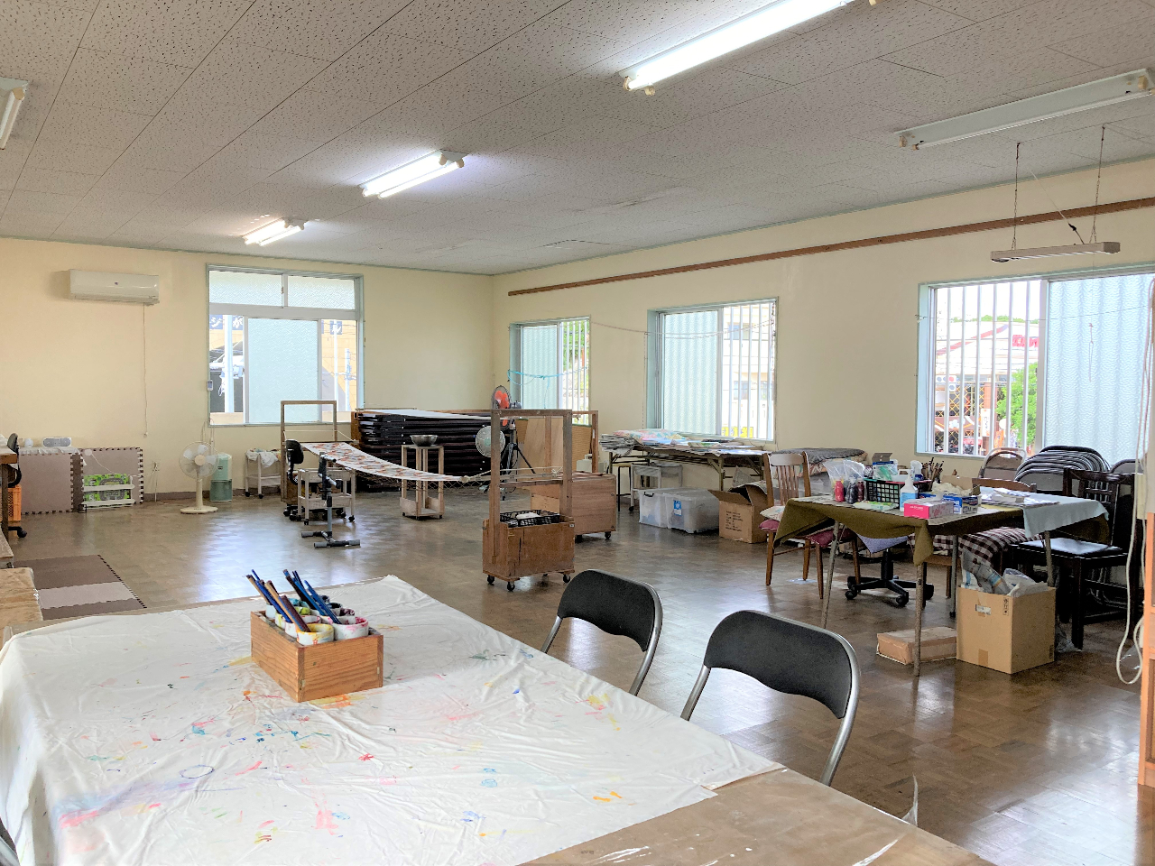 �H�[���͍L�X�Ƃ��Ă��܂��B���l���ŉ^�c���Ă���ׁA�󋵂ɂ���Ă�1�K�̓X�܂ɂđ̌�����ꍇ���������܂��B