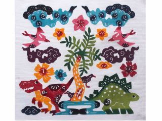 小さなお子様もぬり絵感覚で楽しく体験できますよ♪沖縄旅行の楽しい思い出作りませんか?