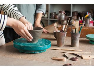 手回しロクロで作品作り