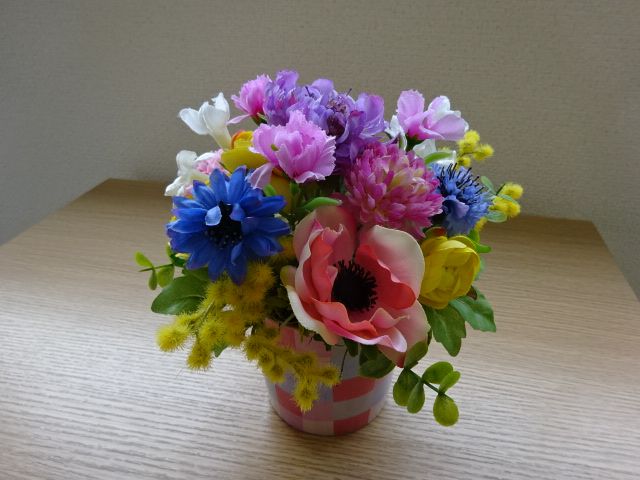 2 13 土 16 火 開催 アーティフィシャルフラワーで作る春の小花のアレンジ 女性 カップルにオススメ 花物語ミルフィーユ じゃらん遊び体験