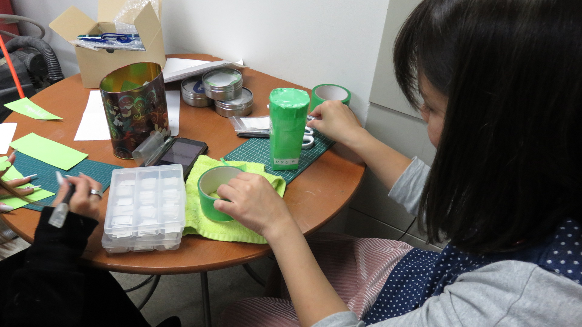 }XLO͒肽ȂSɃe[v\܂B