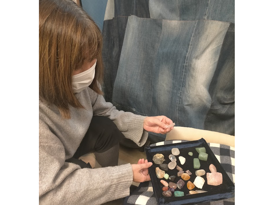 �`���N���̏ꏊ�ɍ��킹�đI�т܂��B�i������ł��炩���ߎw�肵�܂��̂ł����S���������j