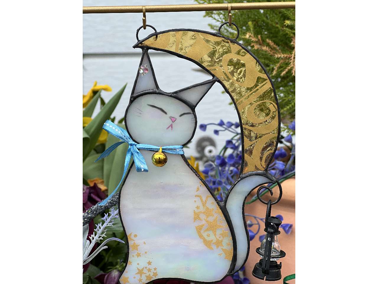 ���L�i���F�Ɍ��锒���K���X�j�����̂Ԃ��L�����ł���