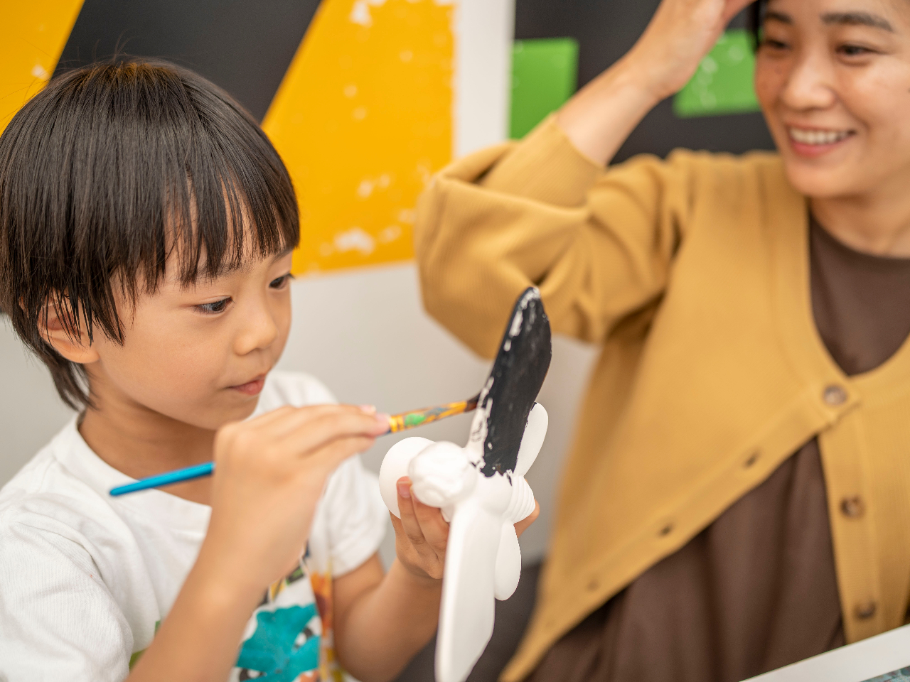 真っ白なモスラに色を塗っていこう!