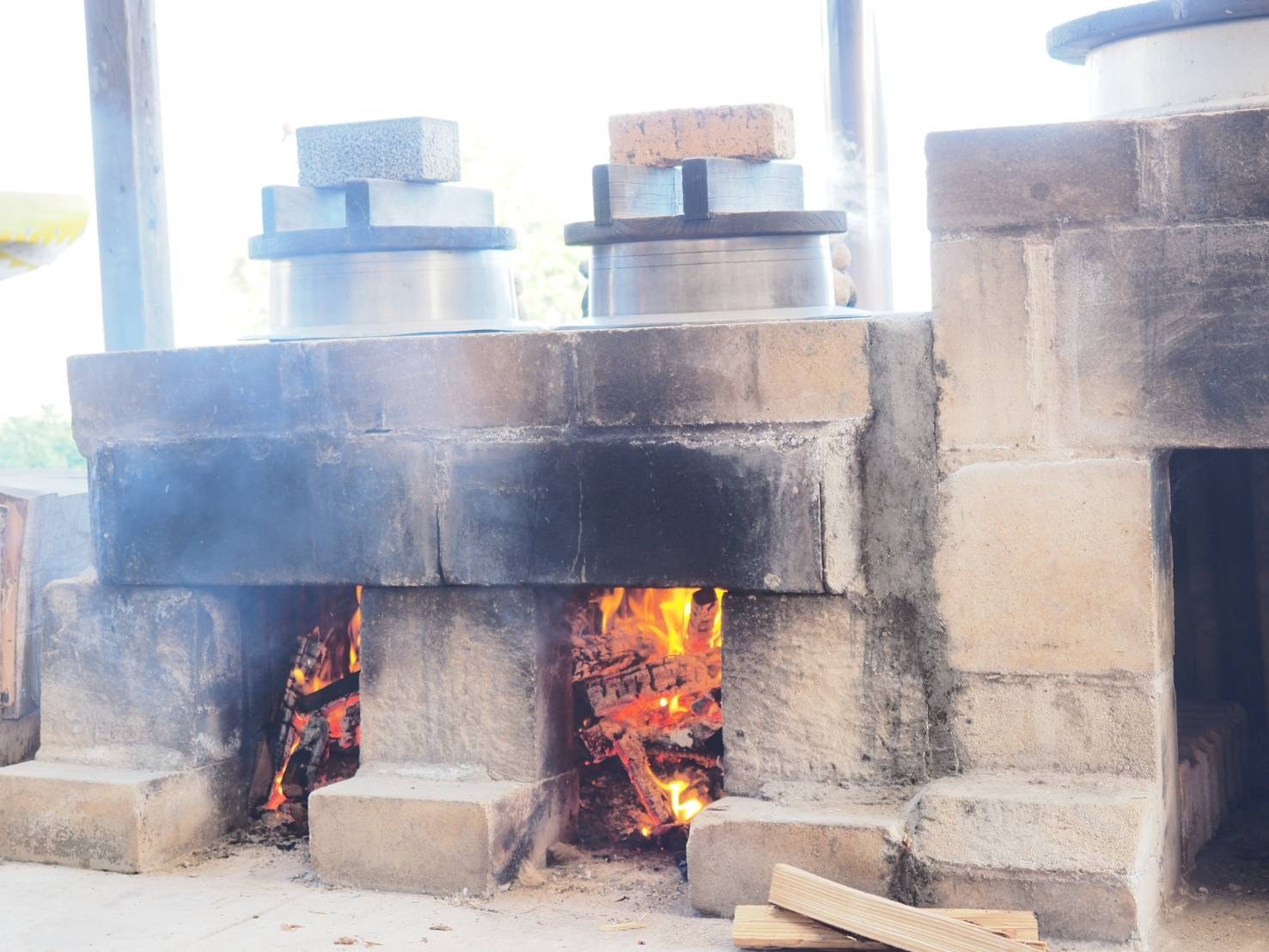 �d�̋��͂ȉ΂Ő����グ��H���̂��сI�_���̂��Ăł��АH�ׂā`