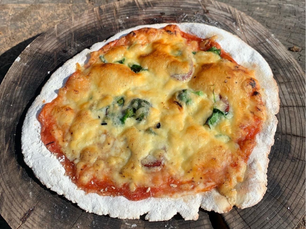 ピザ作り体験や販売も行っています。